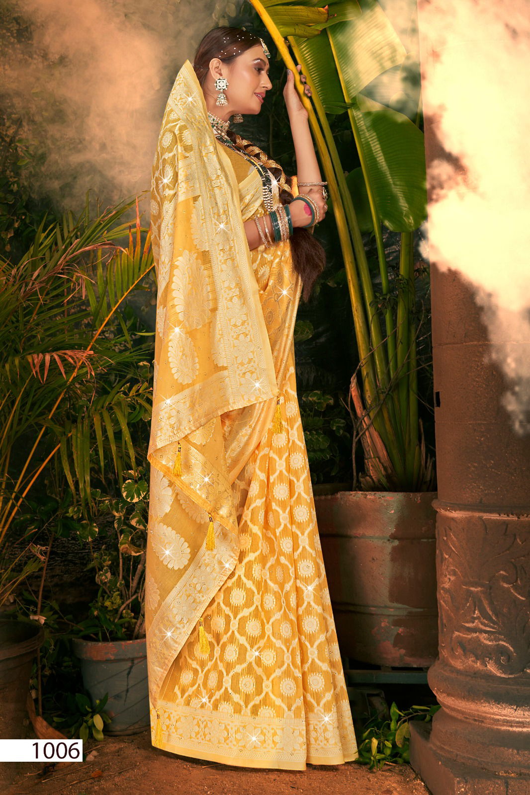 Rado Cotton By Saroj Swarovski Work Soft Cotton Rich Pallu Sarees Wholesale Shop In Surat
